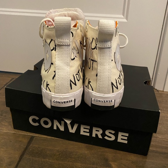 Chucks Converse - Picture 2 of 4